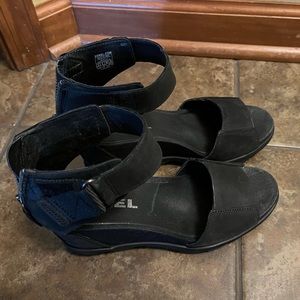 Sorel Joanie II black full grain leather sandal